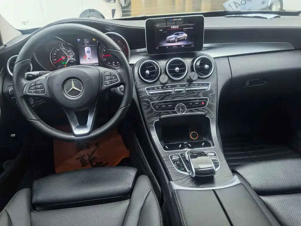 Mercedes-Benz C-Class — миниатюра 5
