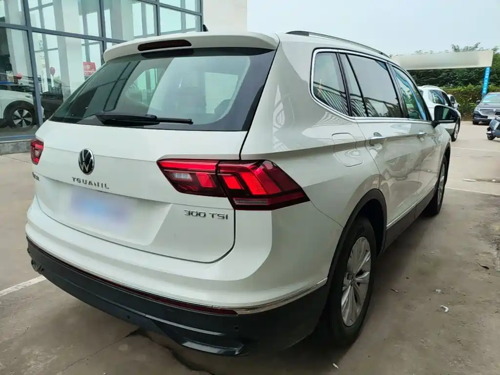 Volkswagen Tiguan L — миниатюра 7