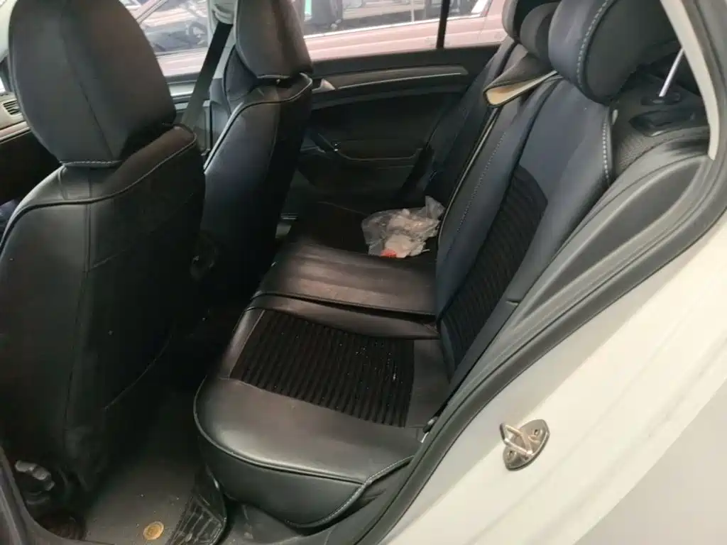 Volkswagen Golf — миниатюра 17