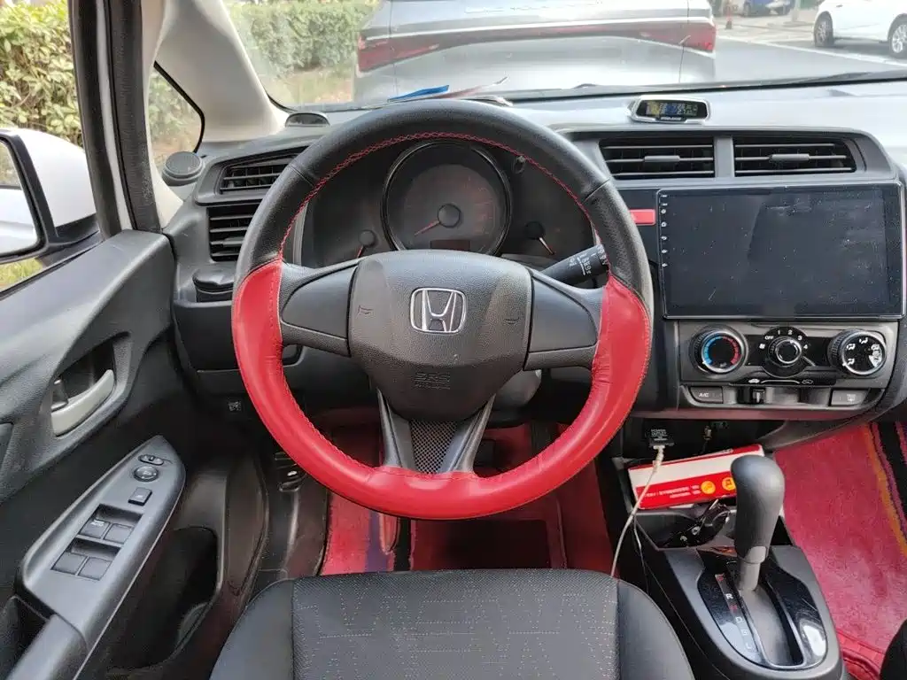 Honda Fit — миниатюра 13
