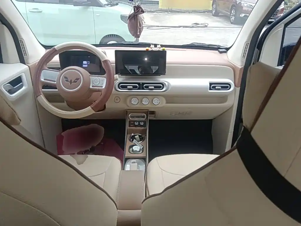 Wuling MINIEV — миниатюра 10