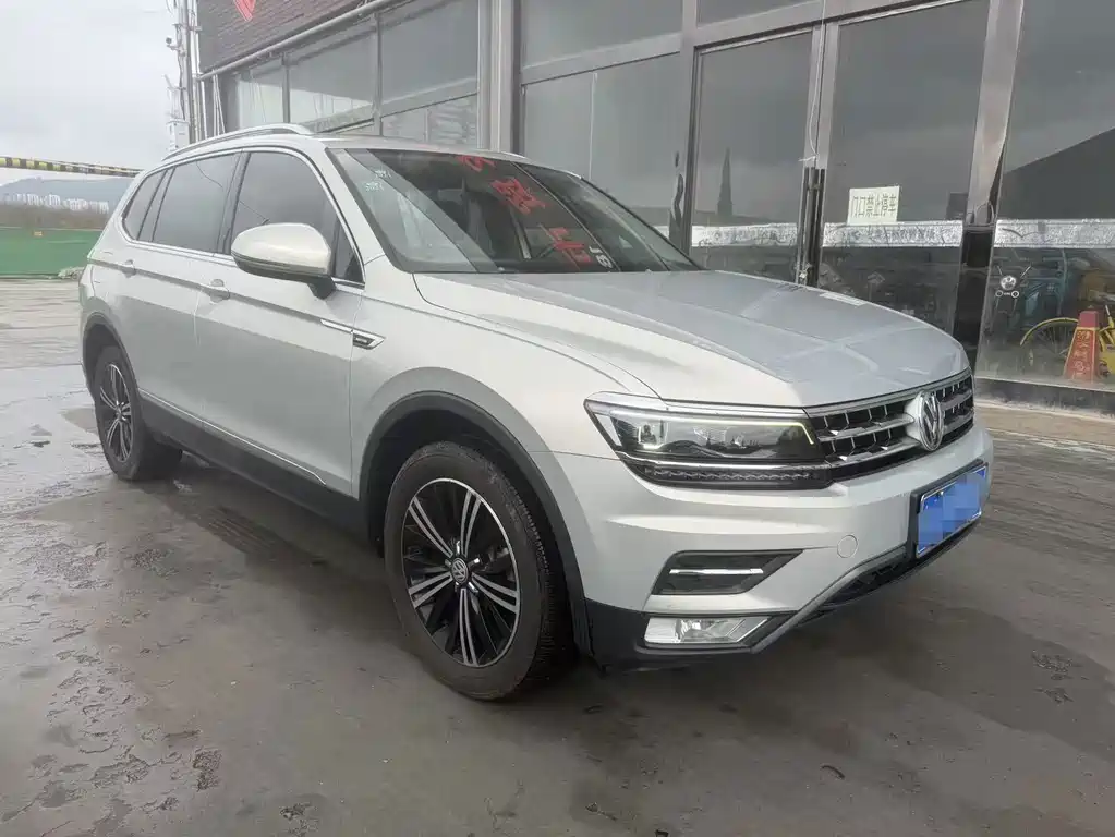 Volkswagen Tiguan L — миниатюра 2