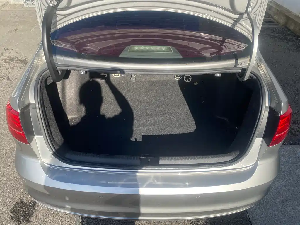 Volkswagen Sagitar — миниатюра 7