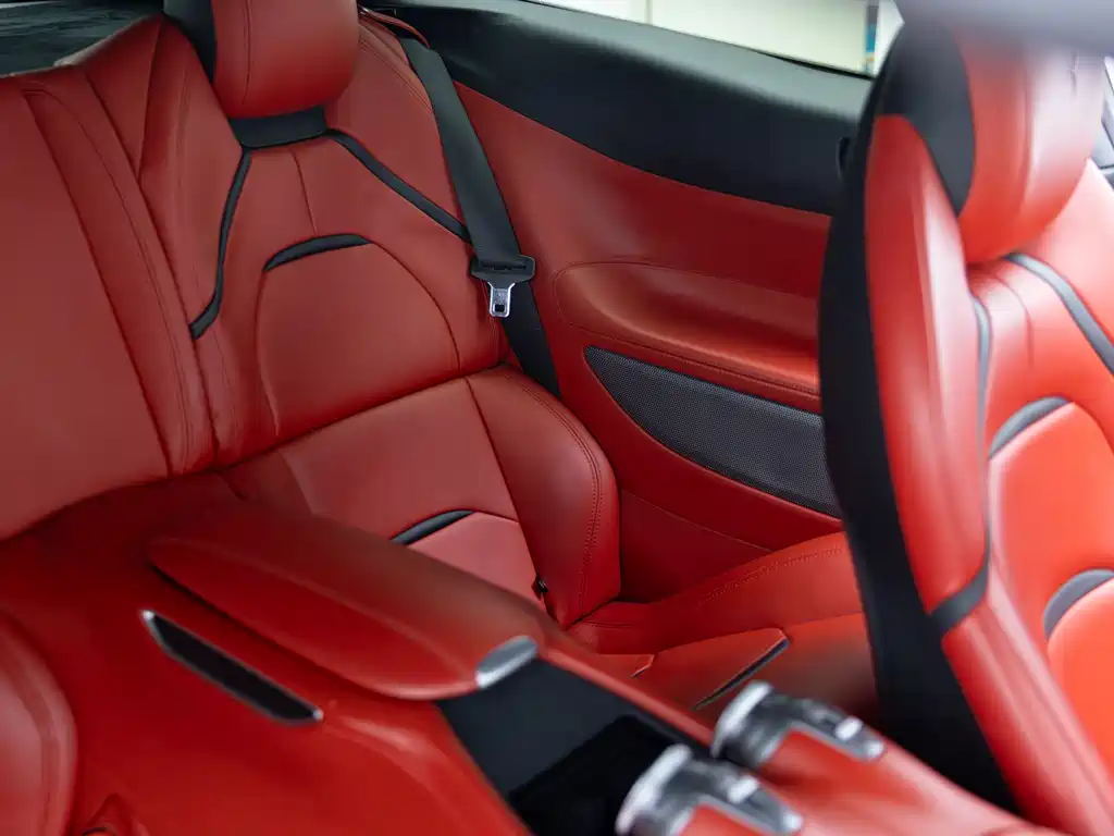 Ferrari GTC4Lusso - фото 18