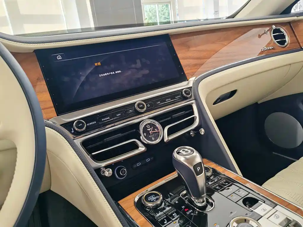Bentley Flying Spur — миниатюра 5