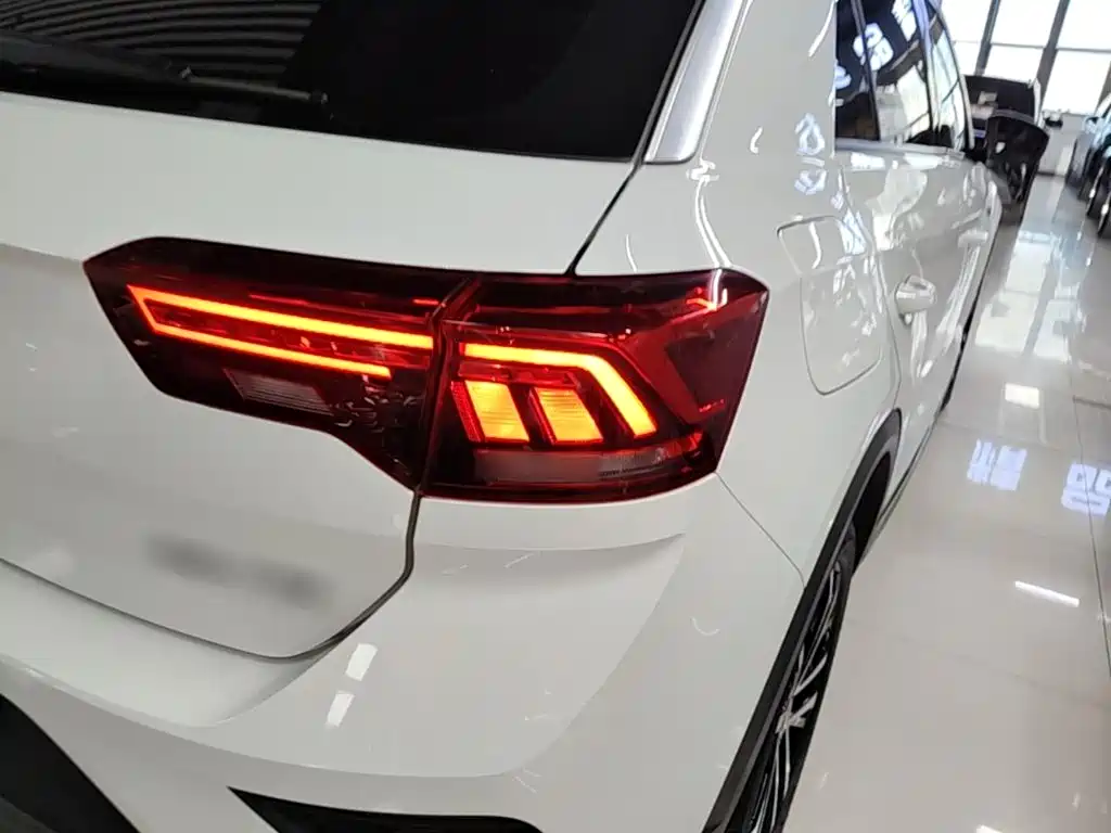 Volkswagen T-Roc — миниатюра 8