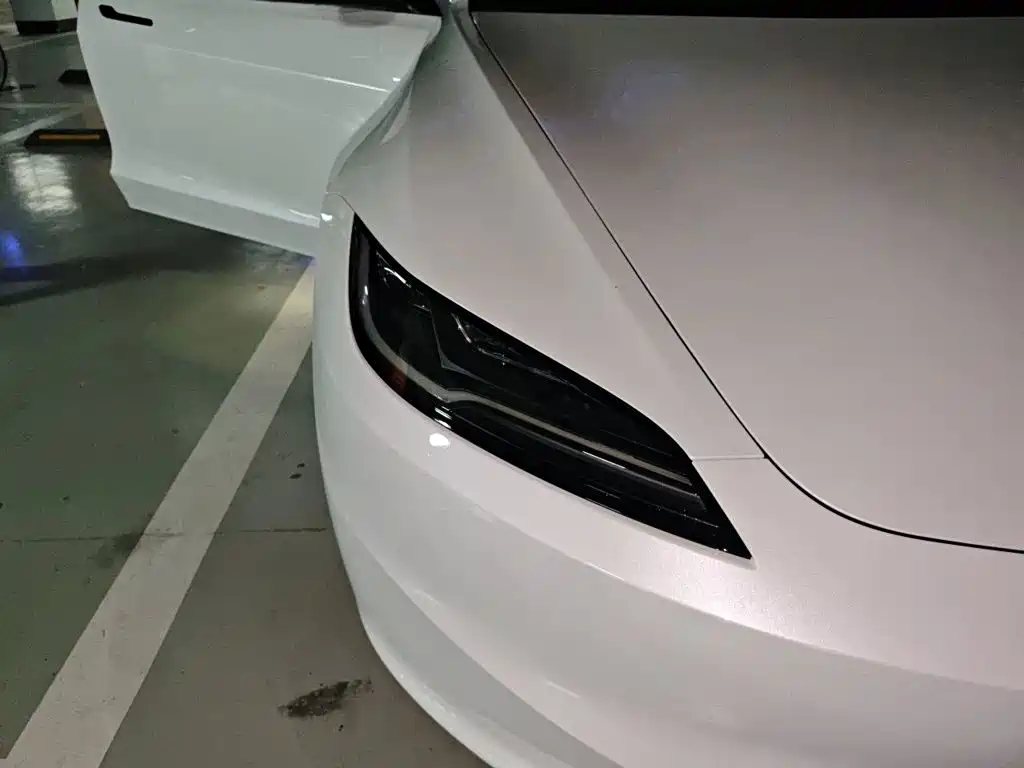 Tesla Model 3 — миниатюра 7