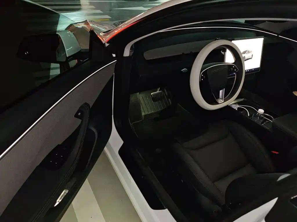 Tesla Model 3 — миниатюра 17