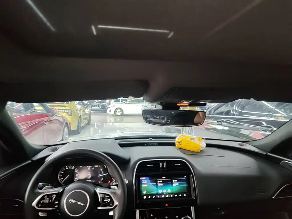 Jaguar XEL — миниатюра 18