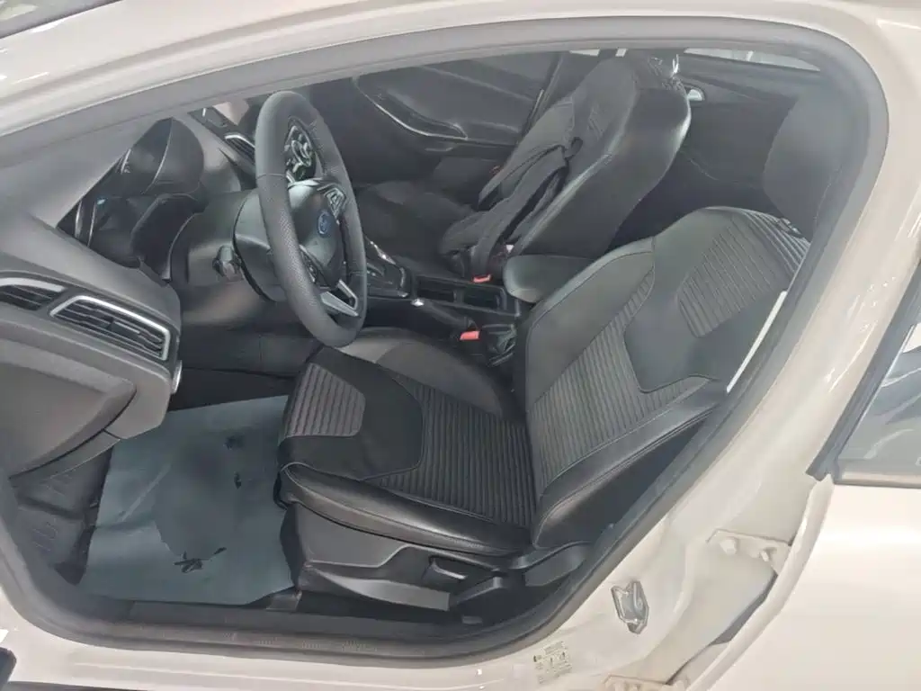 Ford Focus — миниатюра 15
