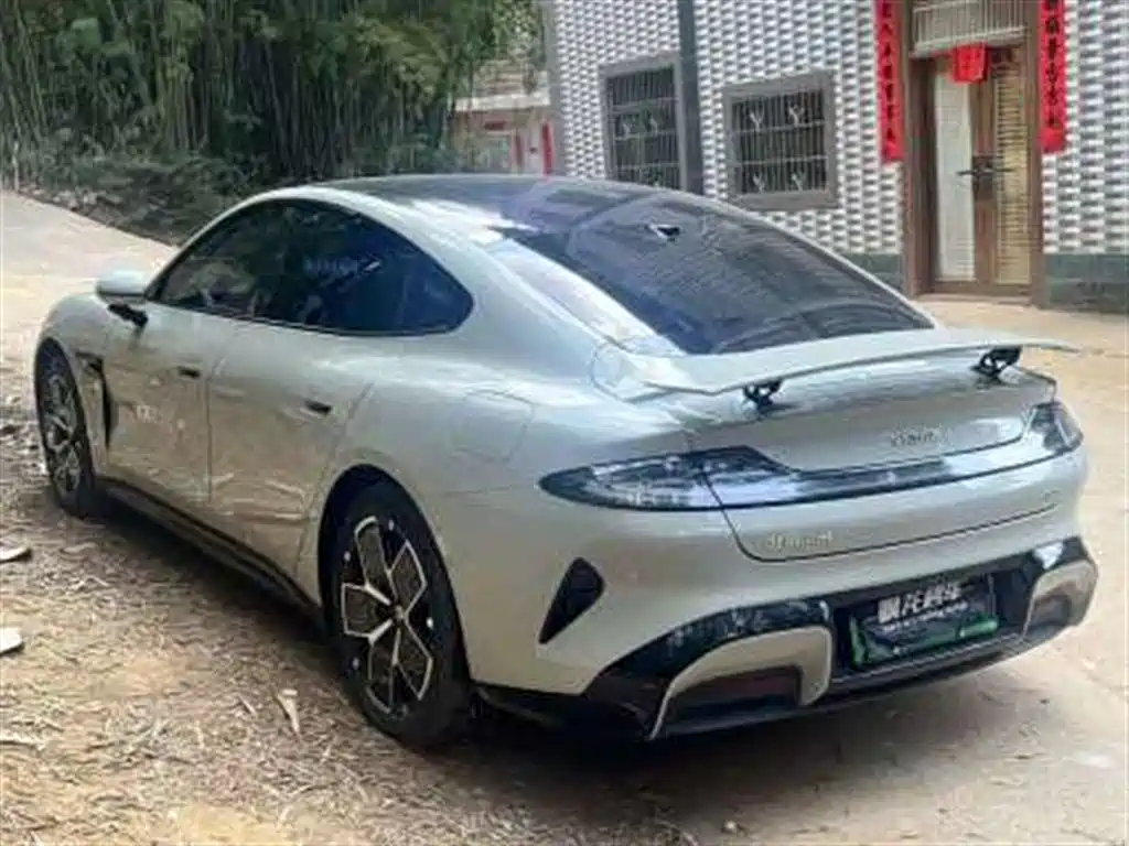 XIAOMI CAR XIAOMI SU7