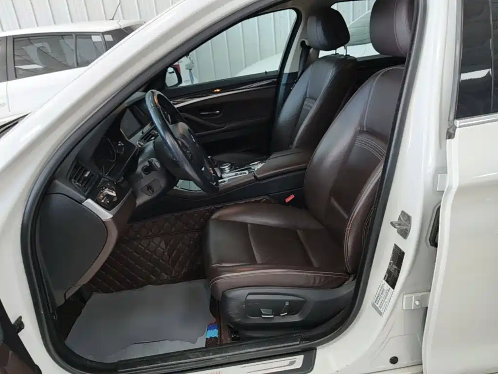 BMW 5 Series — миниатюра 15