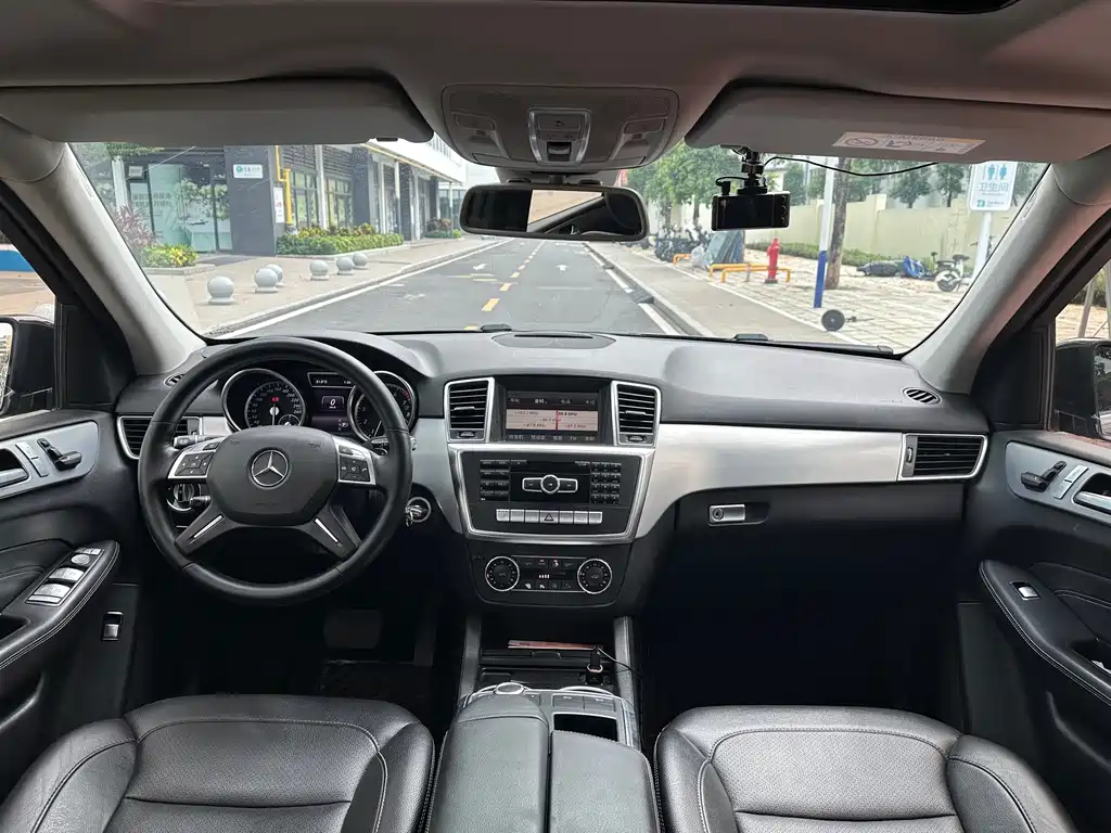 Mercedes-Benz M-Class — миниатюра 9