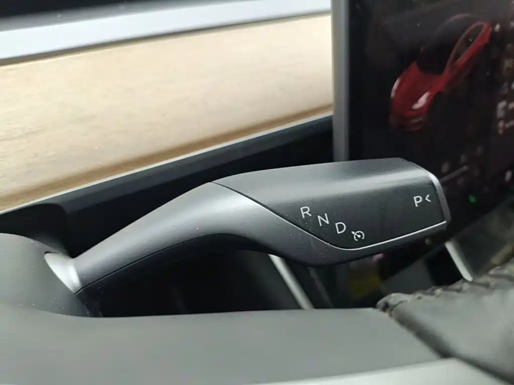 Tesla Model 3 — миниатюра 14