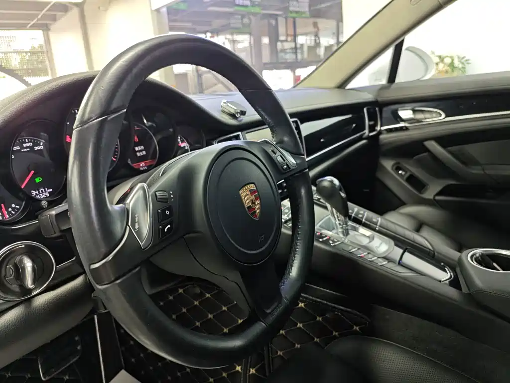Porsche Panamera — миниатюра 9