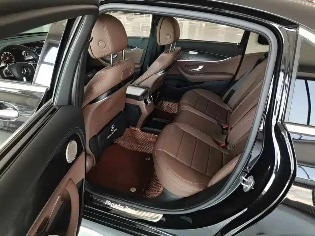 Mercedes-Benz E-Class — миниатюра 17