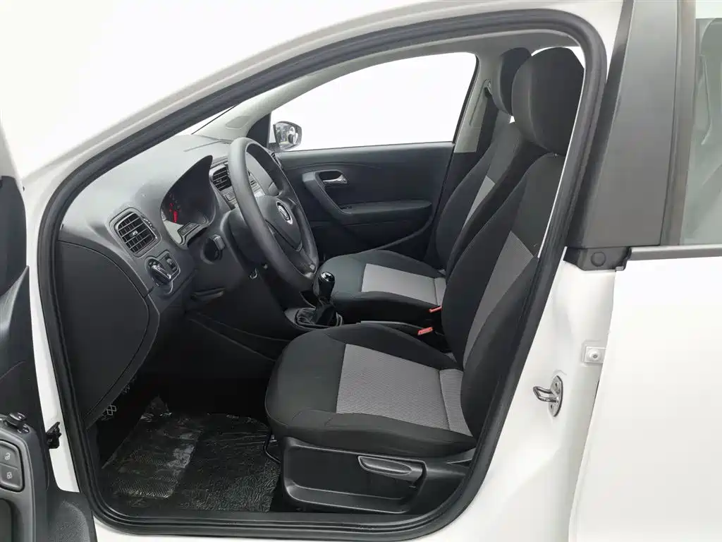 Volkswagen Polo 2018 1.5L MT