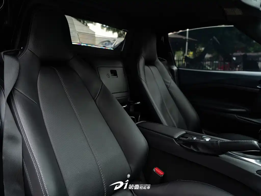 Mazda MX-5 — миниатюра 7
