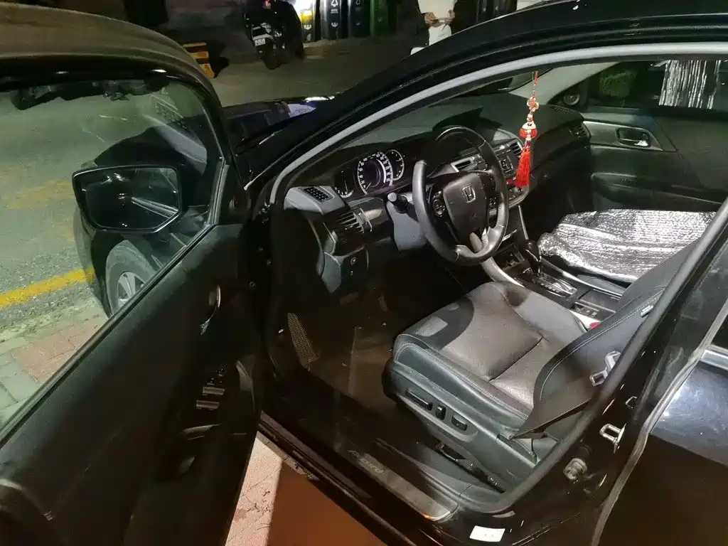 Honda Accord — миниатюра 14