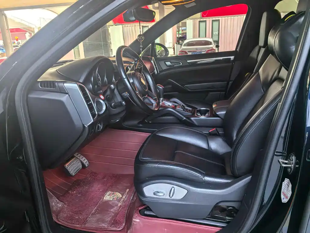 Porsche Cayenne — миниатюра 4