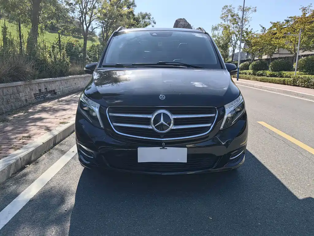 Mercedes-Benz V-Class — миниатюра 2