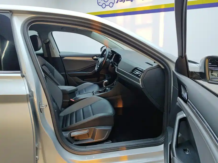Volkswagen Sagitar — миниатюра 8