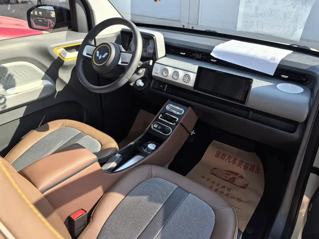 Wuling MINIEV — миниатюра 6