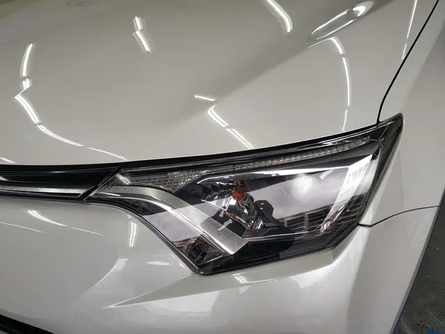 Toyota RAV4 — миниатюра 5