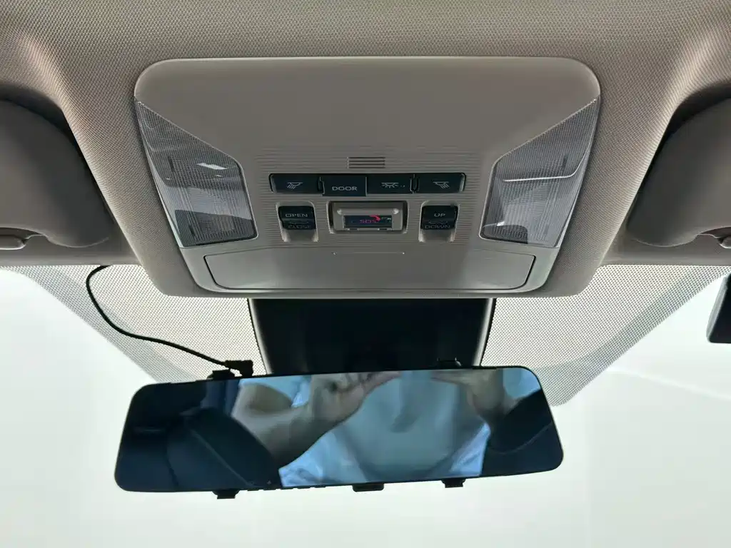 Toyota RAV4 — миниатюра 11