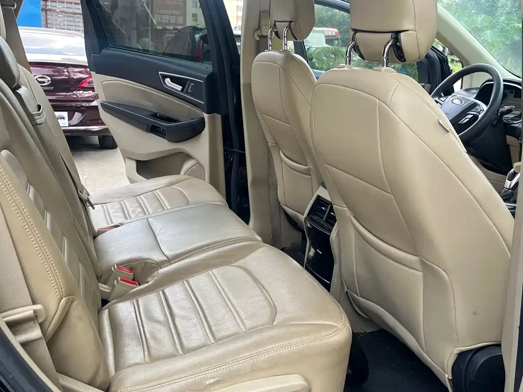 Ford Edge — миниатюра 8