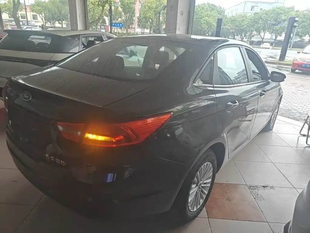 Ford Escort — миниатюра 7