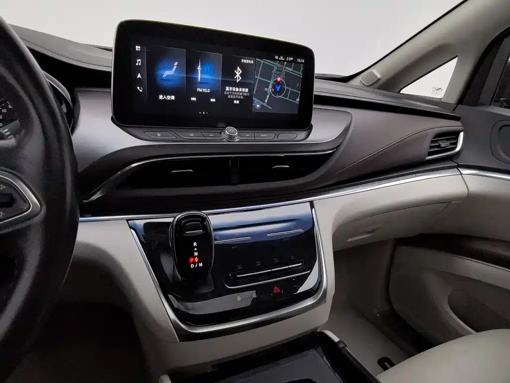 Buick GL8 — миниатюра 12