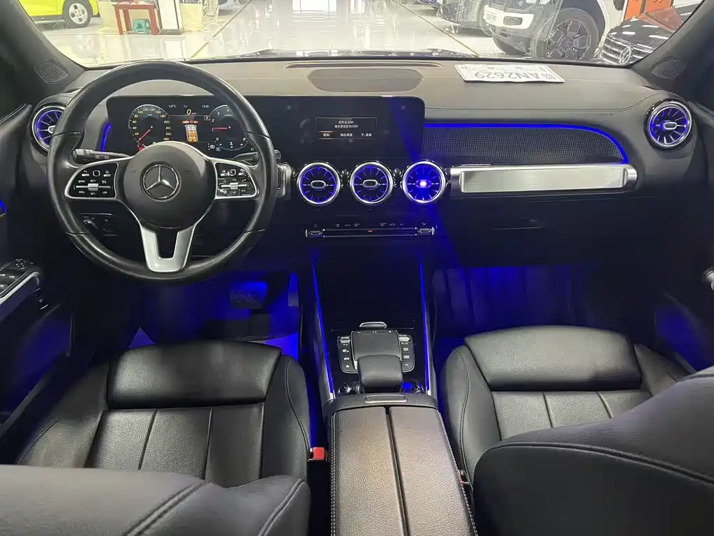 MERCEDES-BENZ GLB