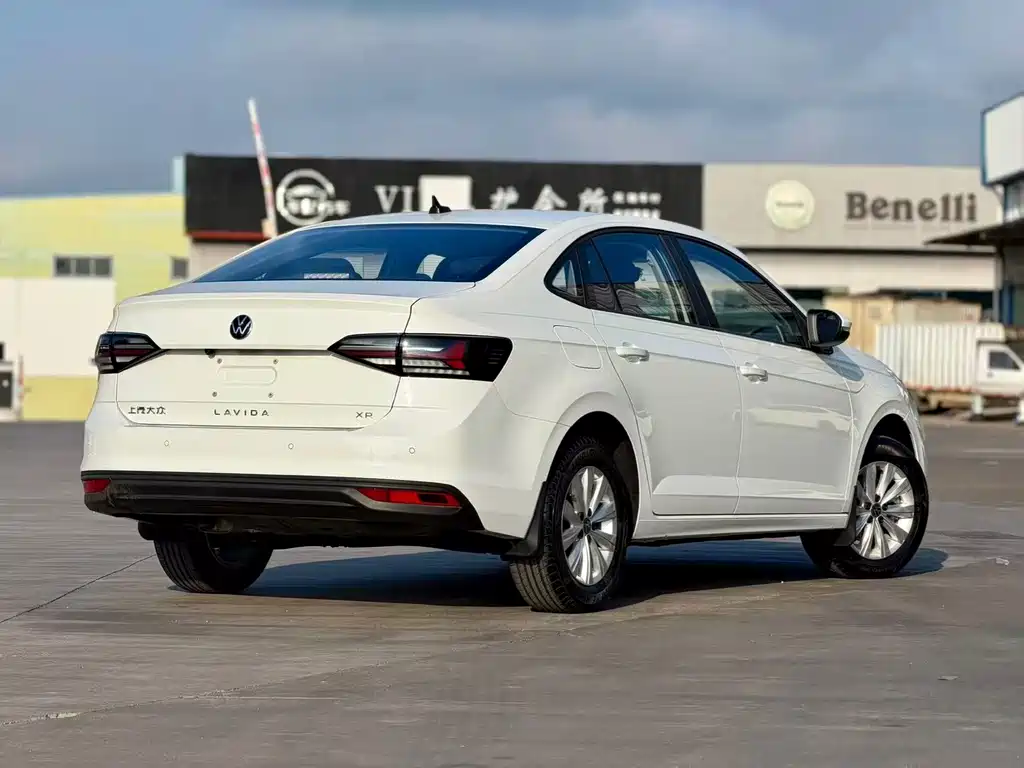 Volkswagen Lavida — миниатюра 6