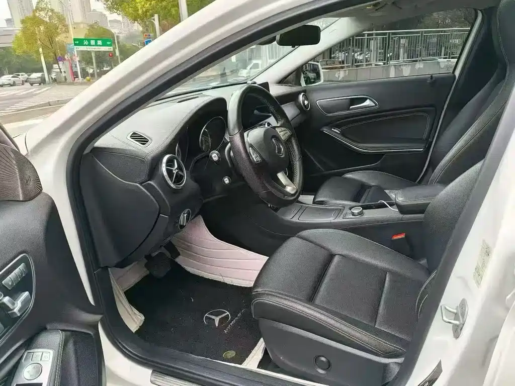 Mercedes-Benz GLA — миниатюра 3