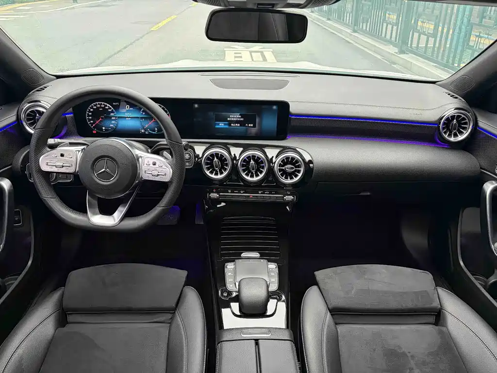 Mercedes-Benz A-Class — миниатюра 8