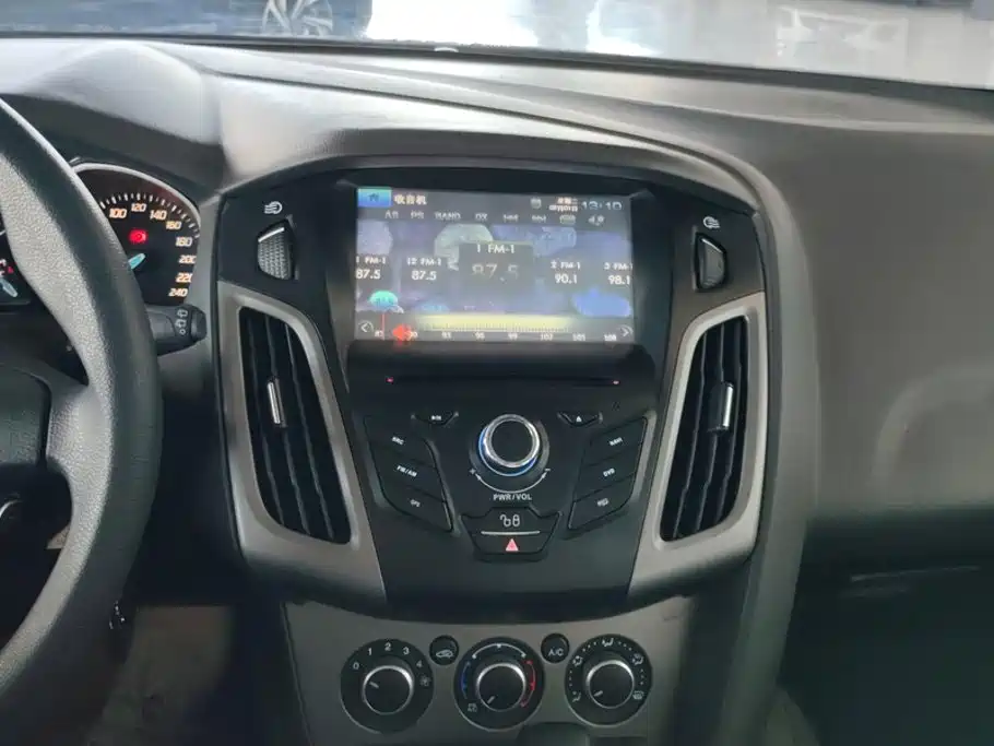 Ford Focus — миниатюра 13
