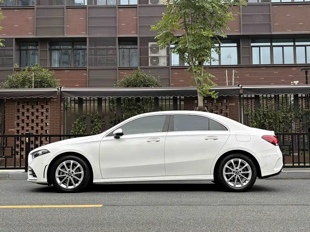 Mercedes-Benz A-Class — миниатюра 3