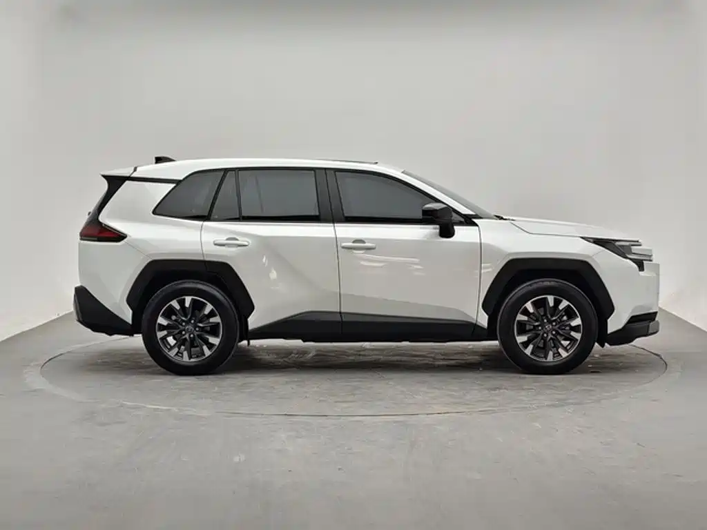 Toyota RAV4 — миниатюра 3