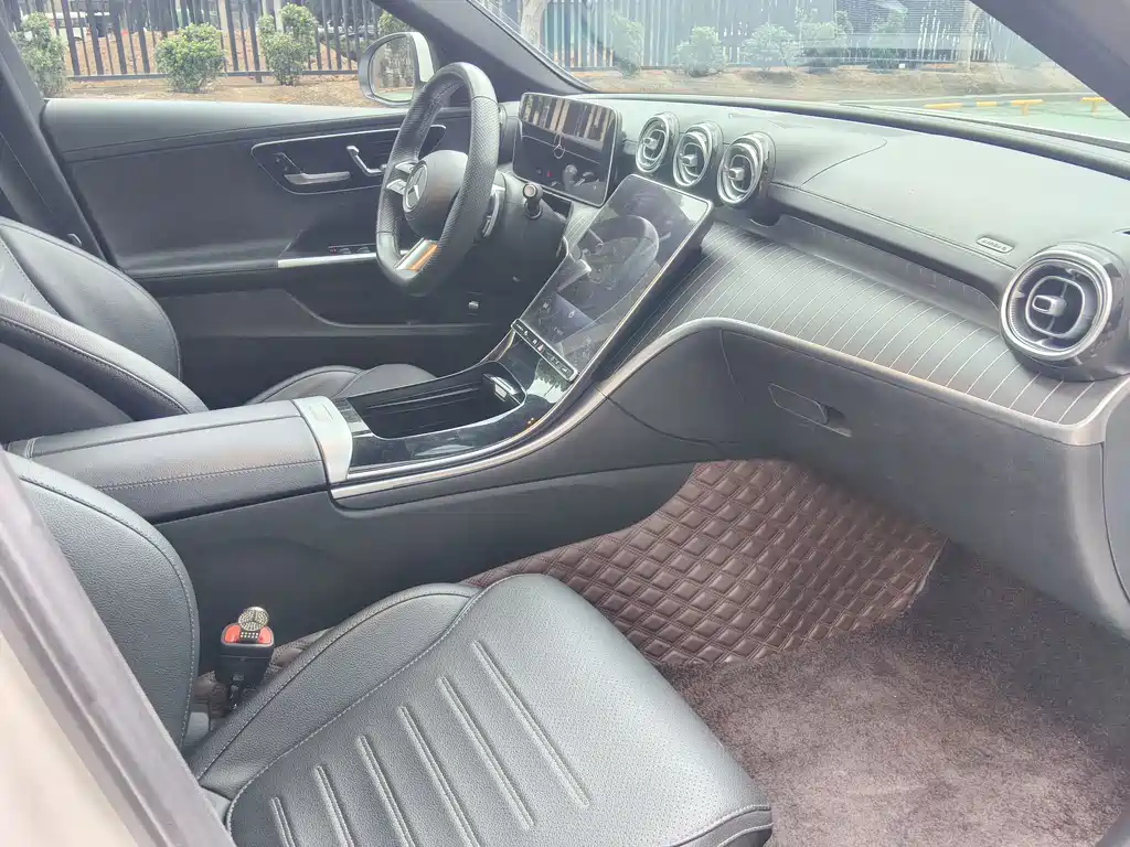 Mercedes-Benz C-Class — миниатюра 7
