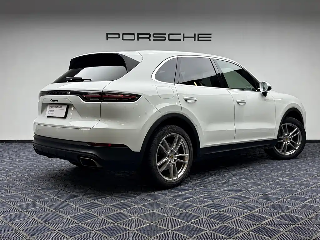 Porsche Cayenne — миниатюра 15