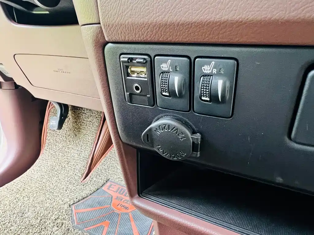 Toyota Sienna — миниатюра 25
