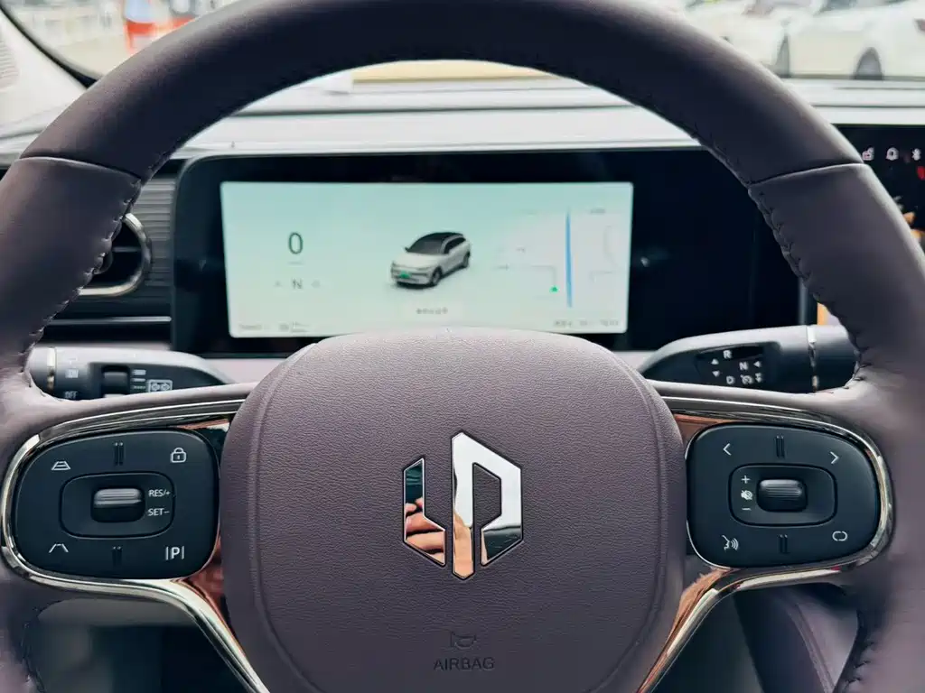 Leapmotor Leapmotor C11 — миниатюра 6
