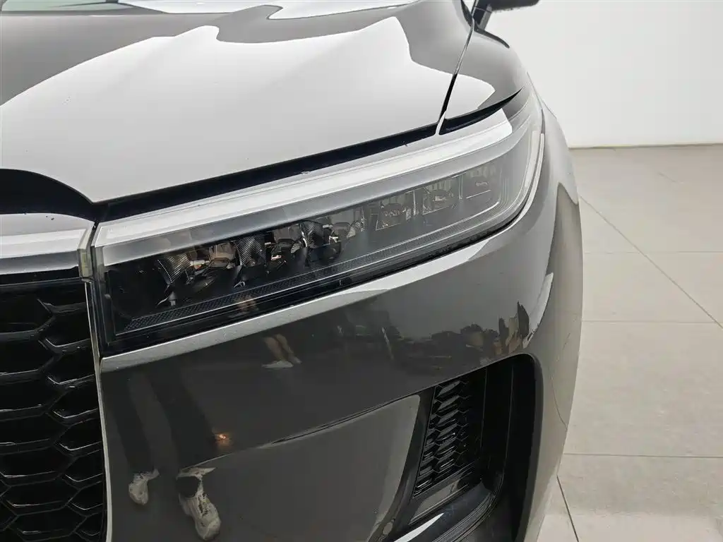 Li Auto ONE 2021 6 мест