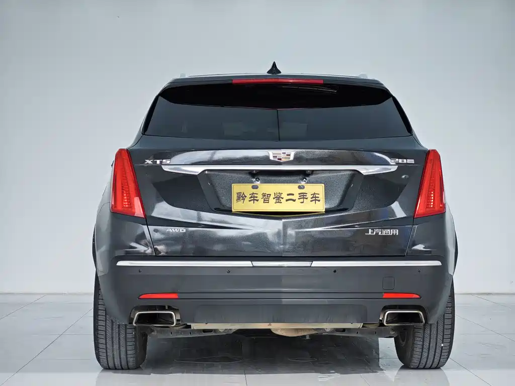 CADILLAC XT5