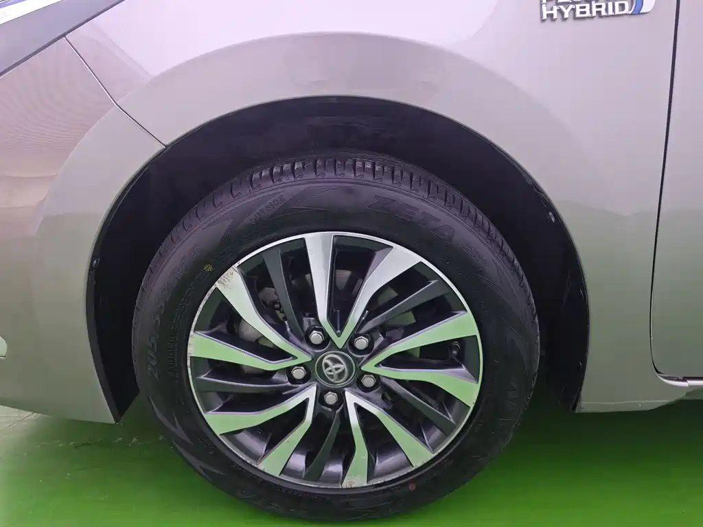 TOYOTA COROLLA DUAL ENGINE E+