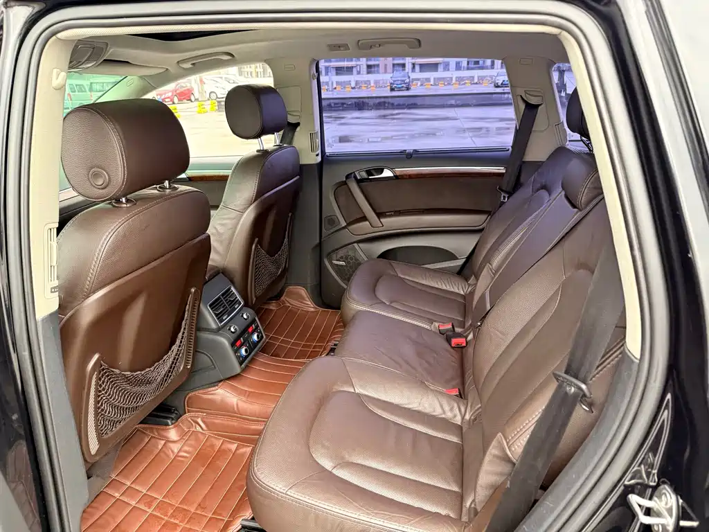 Audi Q7 — миниатюра 13