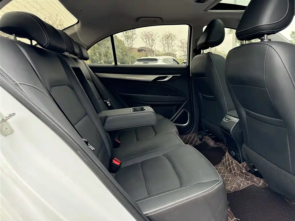 Geely Emgrand — миниатюра 6