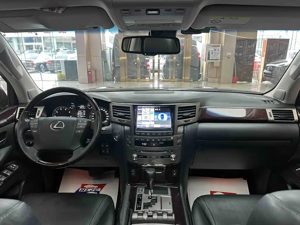 Lexus LX 2014 570