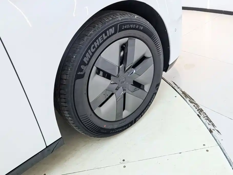 Li Auto Li MEGA — миниатюра 16